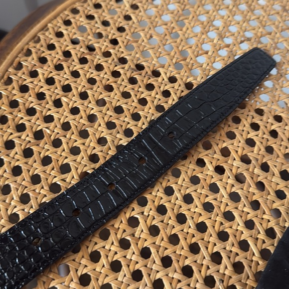 YSL Saint Laurent Cassandre shiny crocodile-embossed leather belt - Picture 9 of 9